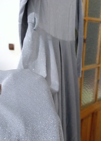 Gri Uzun Kollu Pilili Uzun Elbise - Görsel 2