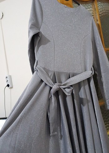 Gri Uzun Kollu Pilili Uzun Elbise - Görsel 4