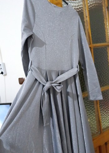 Gri Uzun Kollu Pilili Uzun Elbise - Görsel 3