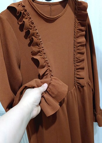 Kahverengi Uzun Kollu Fırfırlı Kadın Elbise - Görsel 3