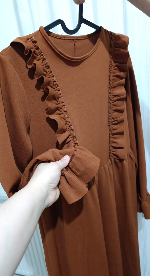 Kahverengi Uzun Kollu Fırfırlı Kadın Elbise - Görsel 3