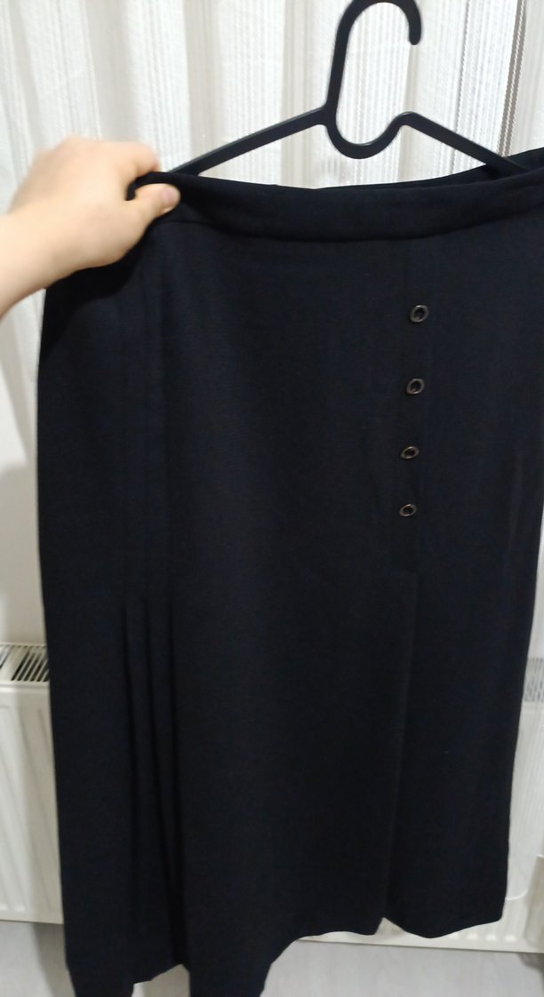 Düğmeli Siyah Midi Kadın Etek - Görsel 4