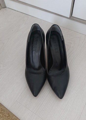 Siyah Minimalist Stiletto Topuklu Kadın Ayakkabı