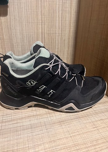 Kadın adidas goretex ayakkabı