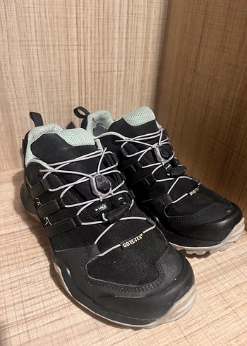 37 Beden Kadın adidas goretex ayakkabı