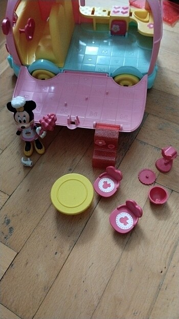 Walt Disney World Minnie tatlı karavanı