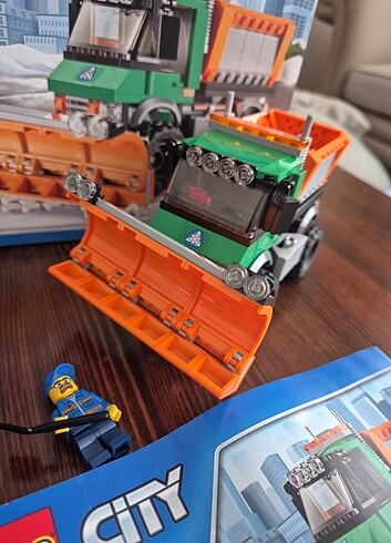 Diğer Lego 60083