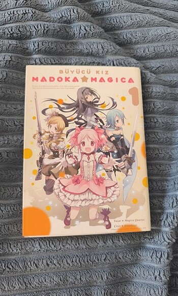 Büyücü Kız Madoka Magica 1