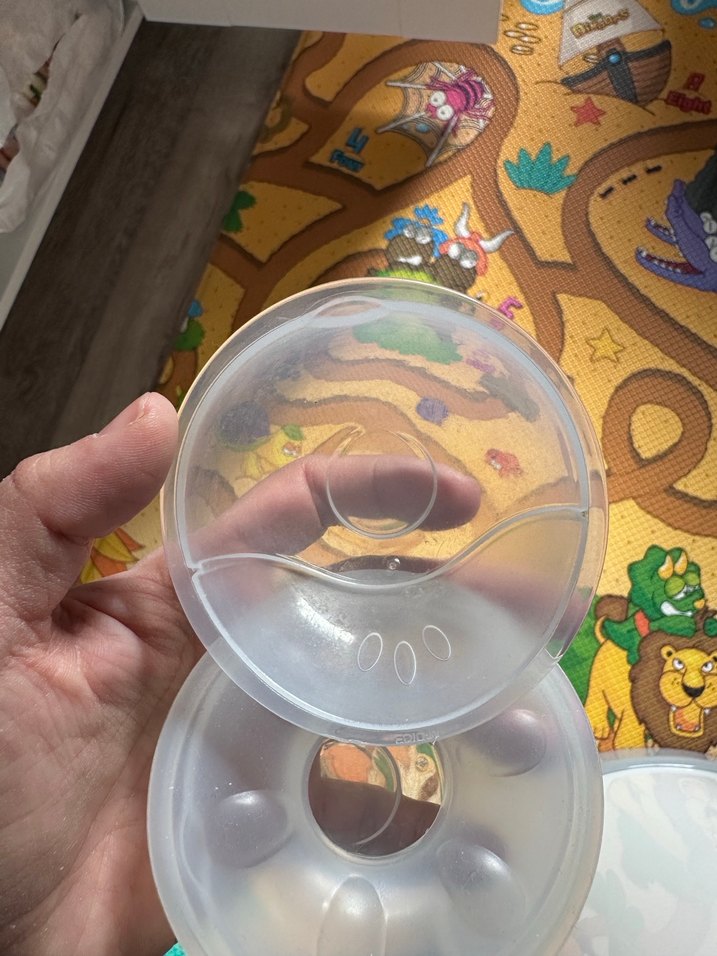 Beyaz Silikon Göğüs kalkanı - Görsel 2