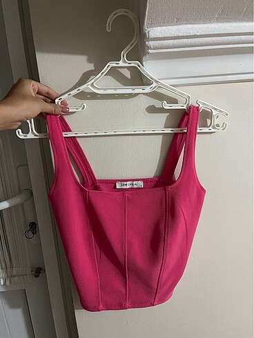 Pembe askılı bluz