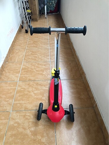 Çocuk Scooter Decathlon?dan Alındı. Çok temiz .