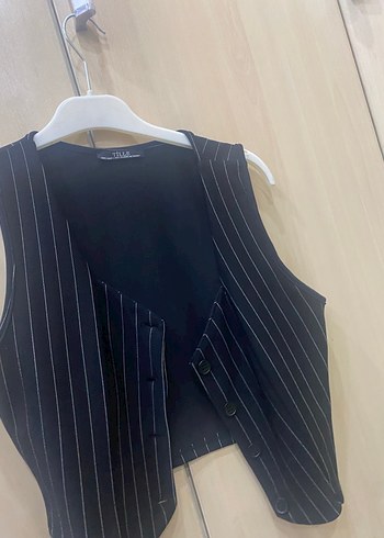 Siyah Çizgili Düğmeli Kadın Mini Yelek - Görsel 3