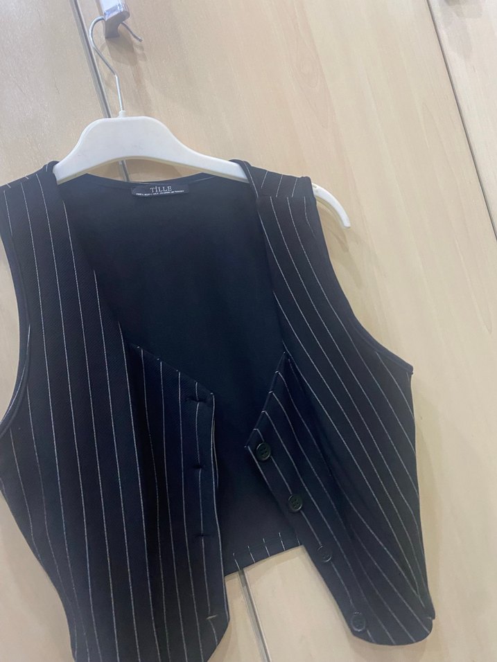 Siyah Çizgili Düğmeli Kadın Mini Yelek - Görsel 3