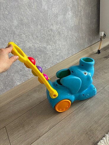 Playskool top fırlatan fil