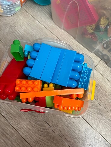 Lego büyük boy küçük yaş