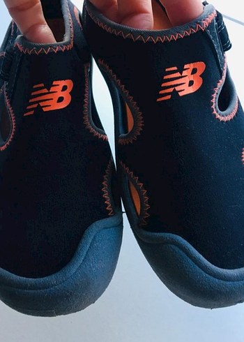 Siyah Erkek Çocuk New Balance Sandalet