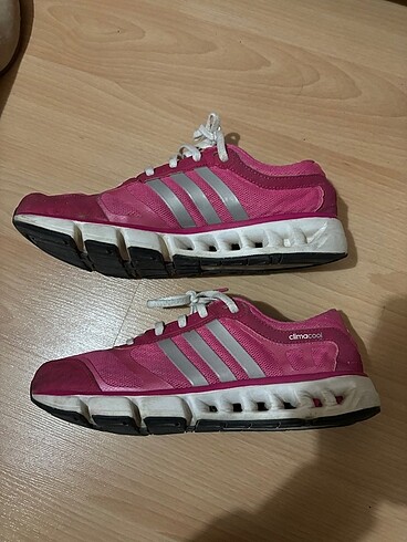 Orijinal Adidas