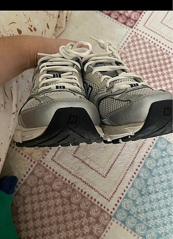 New Balance Yüzde yüz orijinal tertemiz