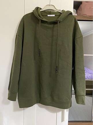 ZARA HAKI YESIL SWEATSHIRT S BEDEN