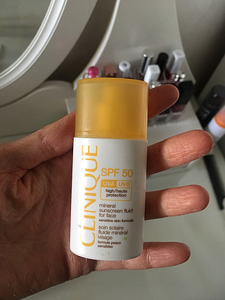 diğer Beden beyaz Renk Clinique mineral 50 spf renksiz gunes kremi.