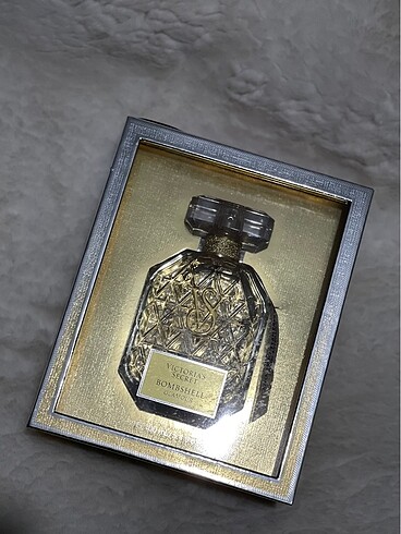 Victoria?s secret bombshell glamour