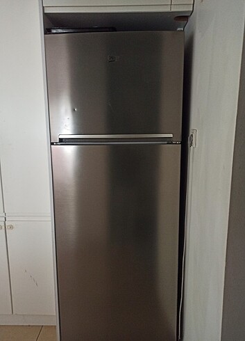 3.5 yıllık Beko buzdolabı 
