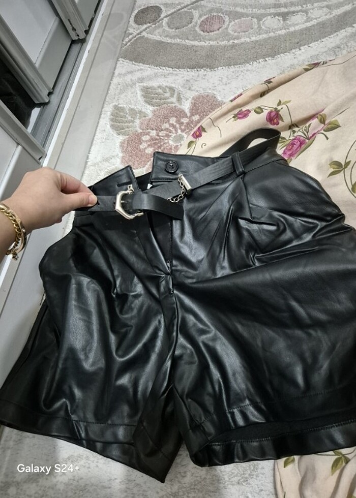 Siyah deri sort  - Görsel 2