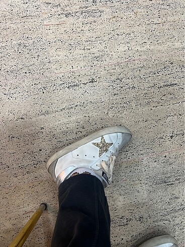 Golden Goose Deluxe Goldem goose gold star