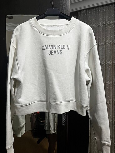 beyaz crop sweatshirt