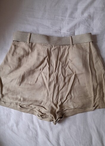 s Beden Pull and bear bej şort 