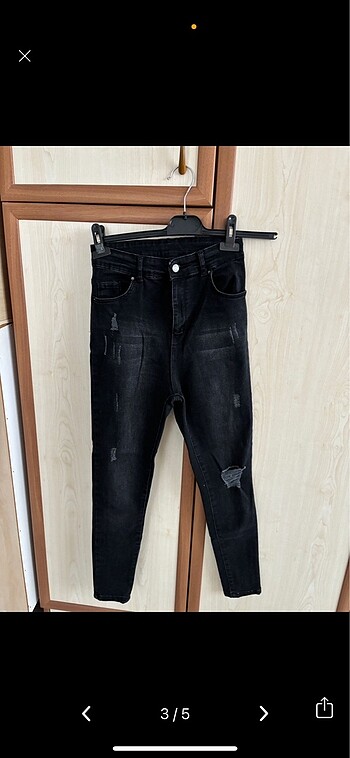 30 Beden Siyah yüksek bel yırtıklı jean