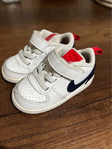 22 Beden Nike spor ayakkabı