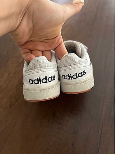 24 Beden Adidas çocuk spor ayakkabı