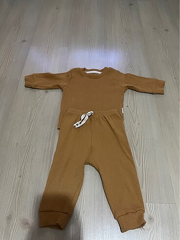 Bebek kıyafeti 6/9 ay takım