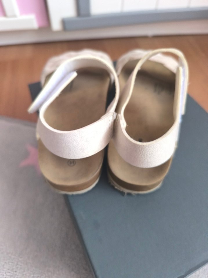 LC Waikiki kız çocuk sandalet - Görsel 2