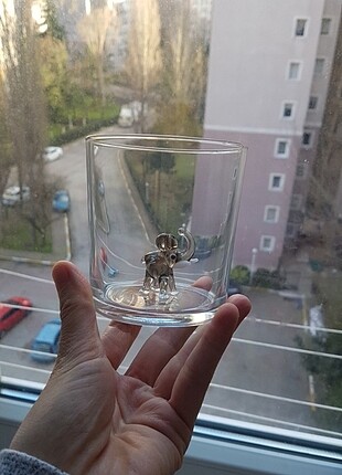 Fil figurlu bardak