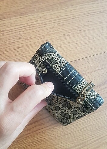  Beden Guess cüzdan 