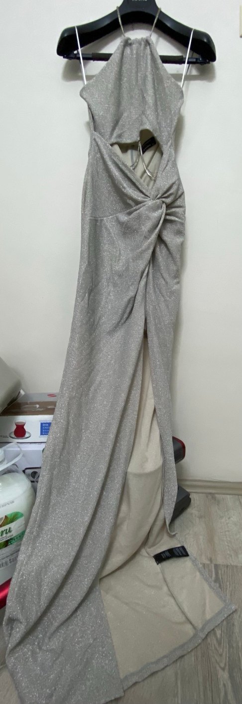 Gri Simli Yırtmaçlı Uzun Elbise - Görsel 3