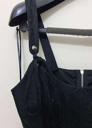 Siyah Dantel Detaylı Mini Büstiyer Crop - Görsel 5