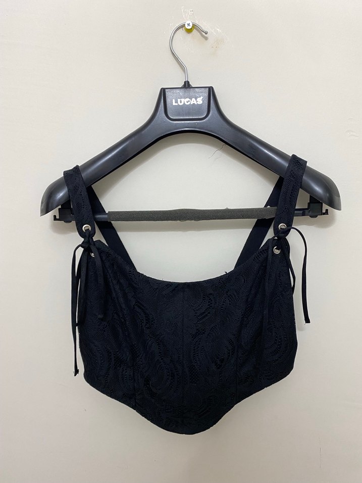 Siyah Dantel Detaylı Mini Büstiyer Crop - Görsel 2