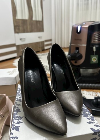 Diğer Kahverengi Deri Yılan Desenli Tokalı Stiletto