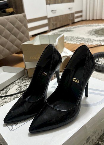 Kadın Siyah Rugan Yılan Desenli Stiletto