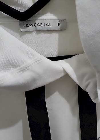 m Beden beyaz Renk Kapüşonlu Beyaz Baskılı Kadın Sweatshirt