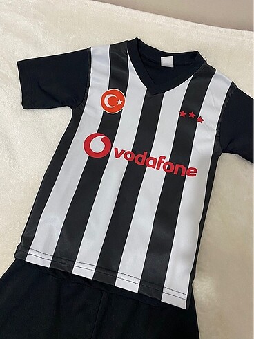 Beşiktaş Erkek Çocuk Beşiktaş forması şortlu takım