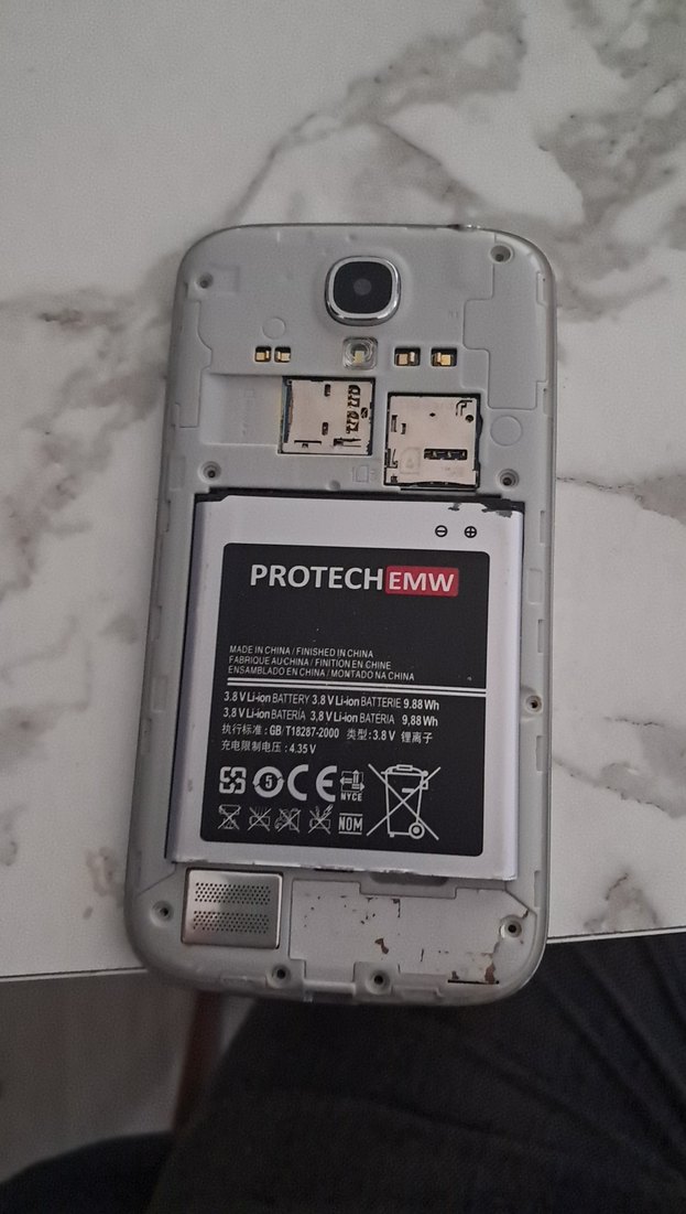 Beyaz Android Telefon - Görsel 2