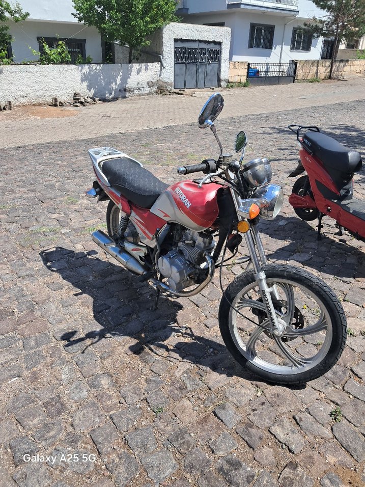 Renkli Kemerli Metal Motosiklet - Görsel 3