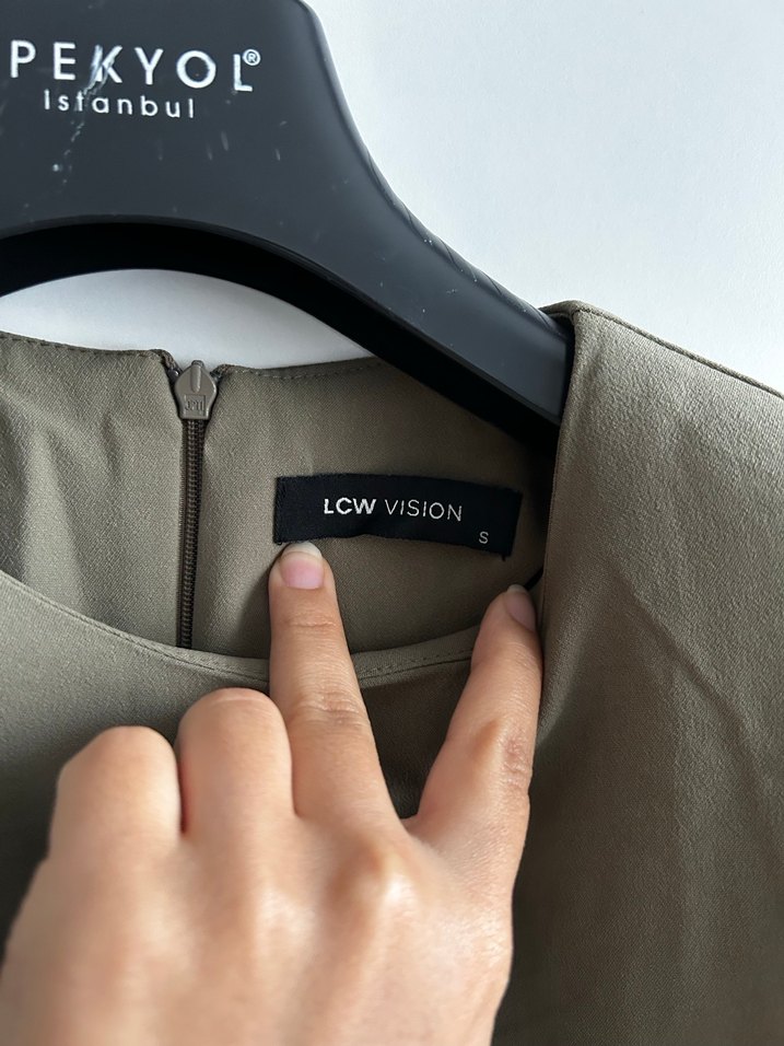 Drapeli haki elbise - Görsel 2