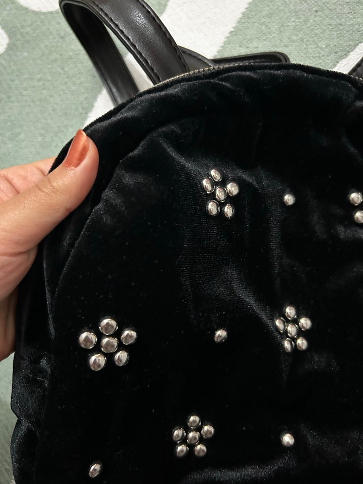 Siyah Nakışlı Süet Punk Sırt Çantası - Görsel 2