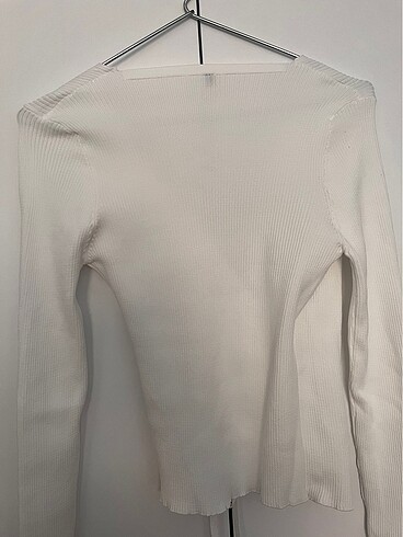 Ekru kruvaze büzgü detaylı triko kazak - Görsel 4