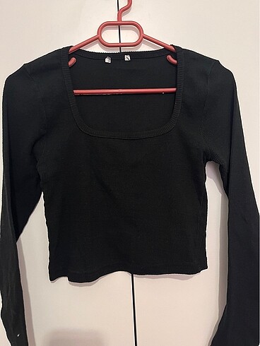 Siyah kare yaka bluz - Görsel 2